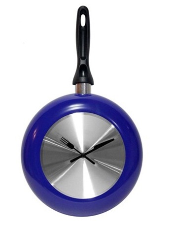 blue frying pan clock