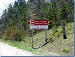 4277 motorhome trip to Bronte Creek Provincial Park CR-124 winter road closure sign