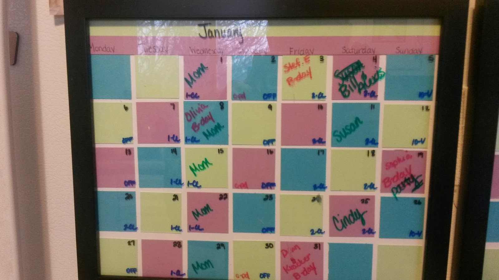 A Day in the Life of a Crafty Mom: Refrigerator Calendar