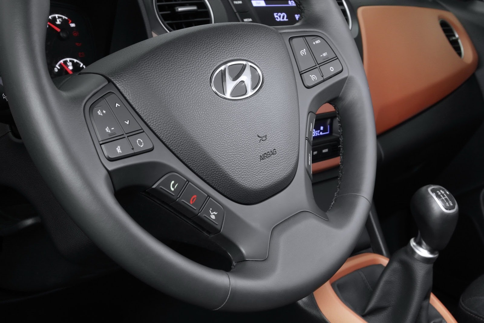 [2014-Hyindai-i10-New-25%255B2%255D.jpg]