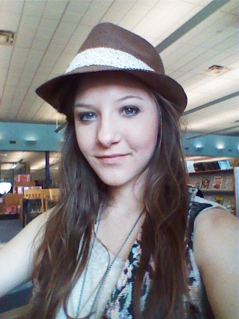 Leah Cozetta: New Hat!!
