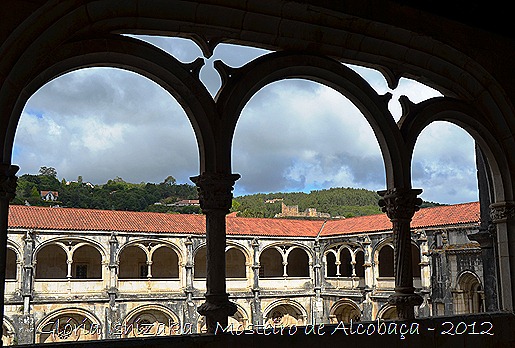 Glória Ishizaka - Mosteiro de Alcobaça - 2012 - 87 - vista do castelo