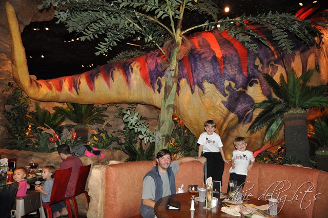[Disney%2520December%25202012%2520263%255B2%255D.jpg]