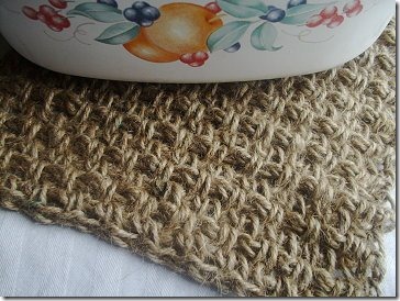 diy projects with jute--crochet a jute hot pad trivet