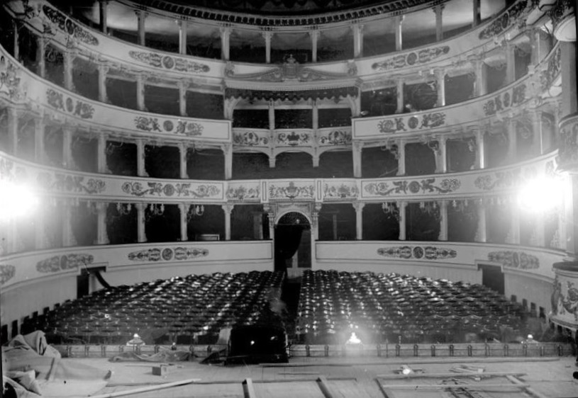 [Teatro%2520S.%2520Jo%25C3%25A3o.1.jpg]