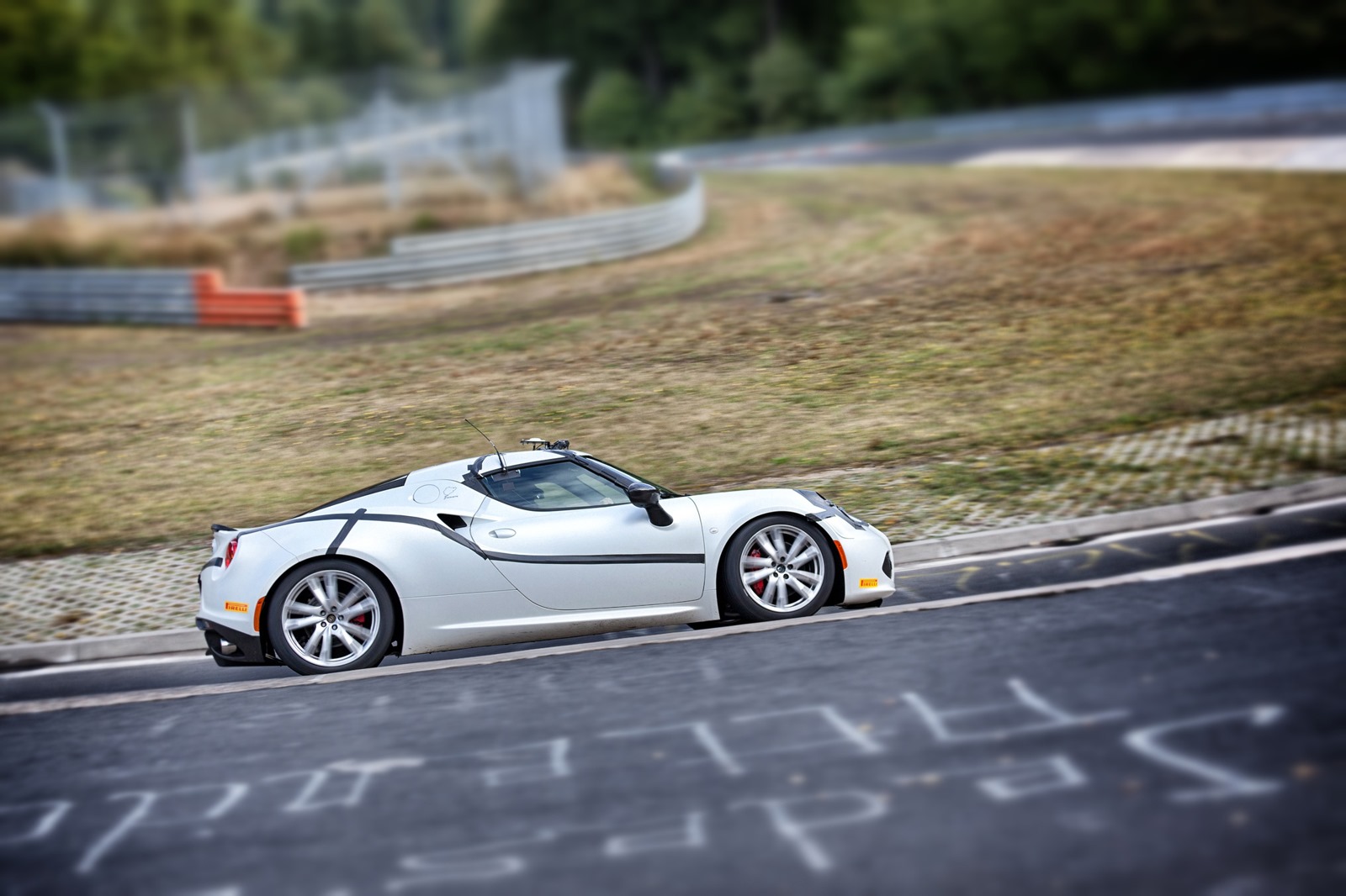 [Alfa-Romeo-4C-3%255B3%255D.jpg]