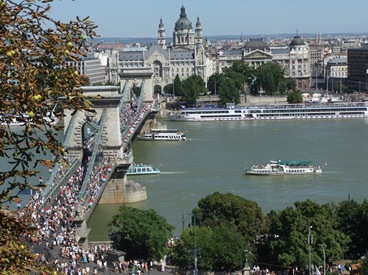 desfile de barcos en Budapest