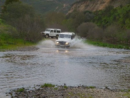 Jeep safari Algarve: Cu jeepurile prin apa