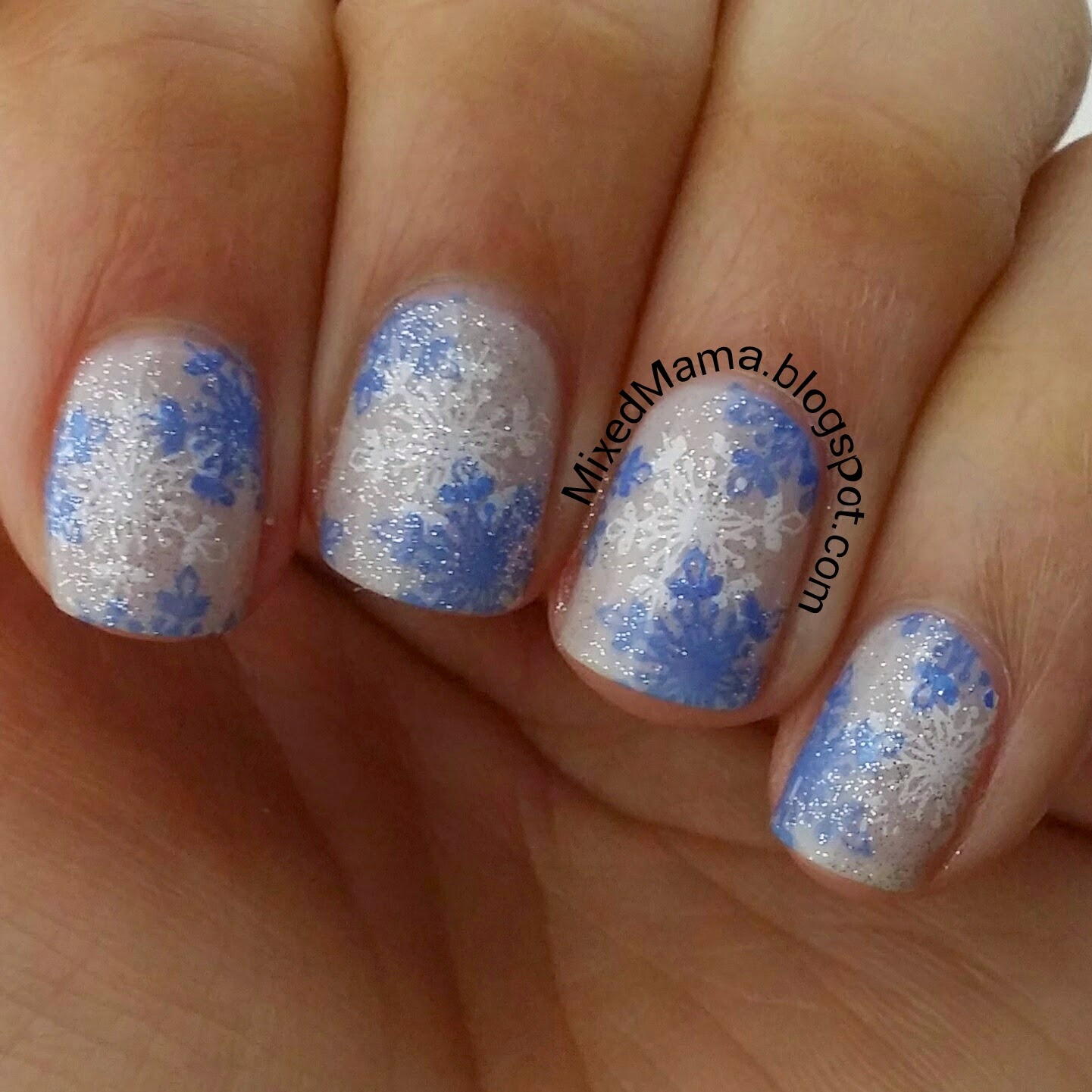 MixedMama Blue and White Snowflake Nails