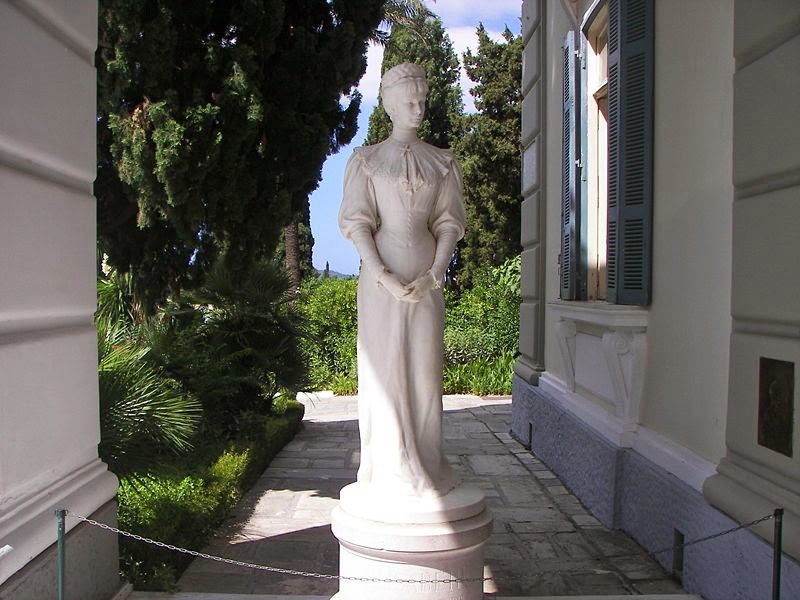 [800px-Sisi_statue_in_Corfu_Achilleion%255B4%255D.jpg]