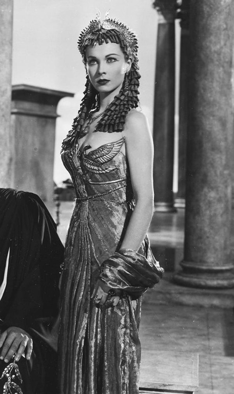 [Vivien_Cleopatra4.jpg]