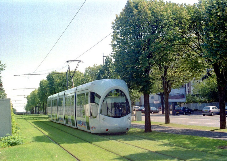 grass-tram-tracks-4