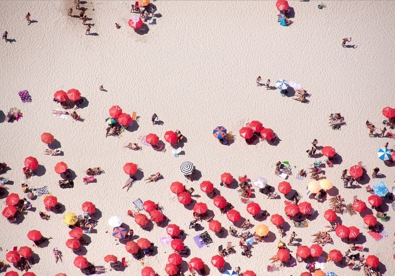 rio-red-umbrellas-close-up-1