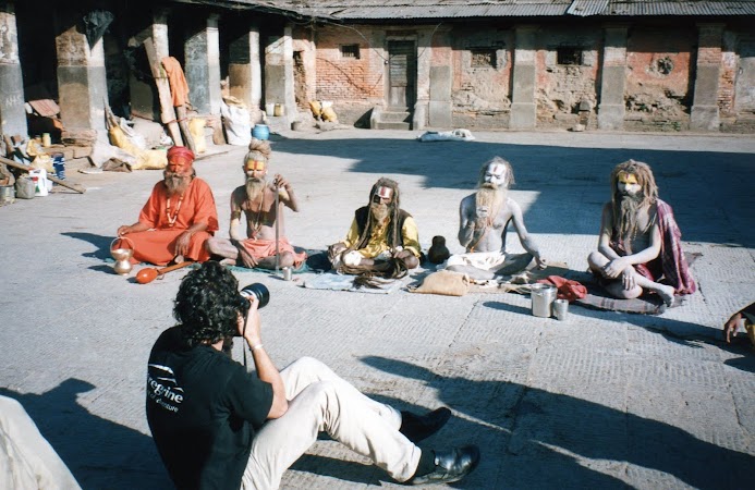 Imagini Nepal: sadhu la Pashupatinath.jpg Obiective turistice Nepal: sadhu la Pashupatinath.jpg