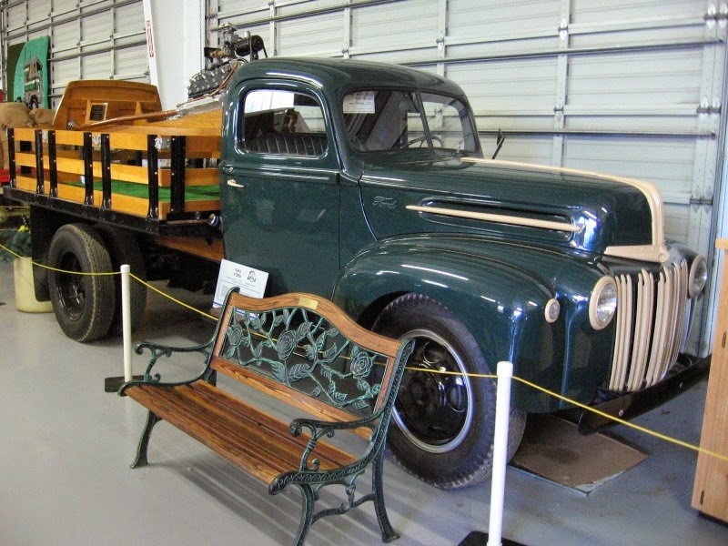 [IMG_8705-1945-Ford-Stakebed-Truck-at.jpg]