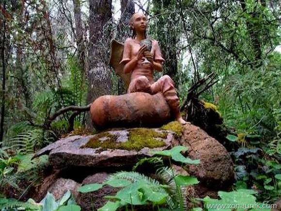 [beautiful-wooden-sculptures23%255B2%255D.jpg]