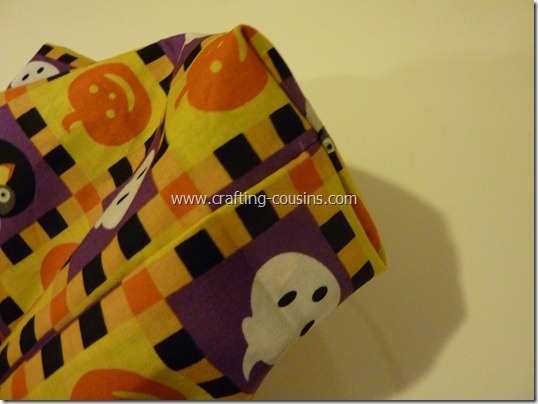 Trick or Treat bag tutorial by Crafty Cousins (22)