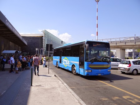 04. Statia pentru autobuze interurbane - aeroportul Catania.JPG