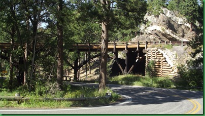 Driving the Custer Loop 063