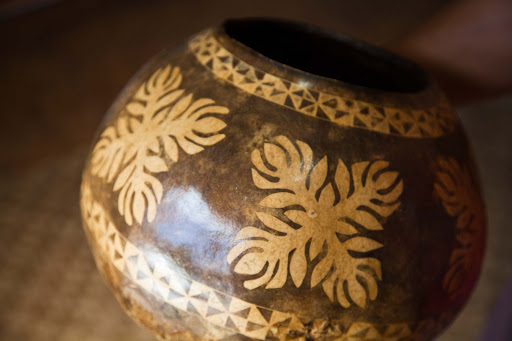 gourd-Hawaiian-traditional-design - Gourds, an important part of traditional Hawaiian culture, served in ancient days as water containers, bowls and household items. 