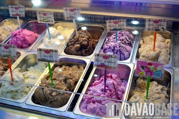 Delectable ice cream choices at Crepelato