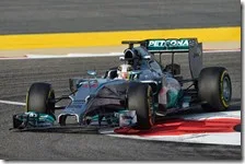 Hamilton nei test in Bahrain 2014