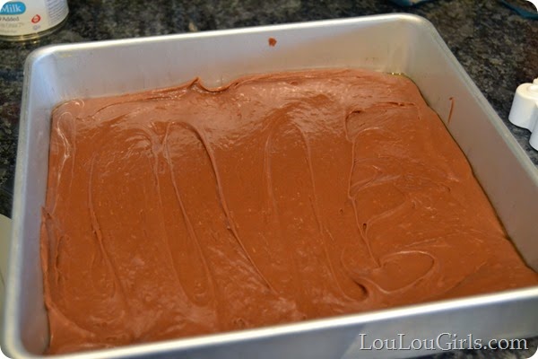 Chocolate-Fudge-With-Caramel-Recipe (4)