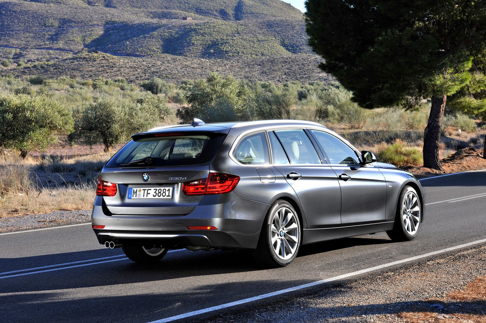 [2013-BMW-3-Series-Touring-19%255B2%255D.jpg]