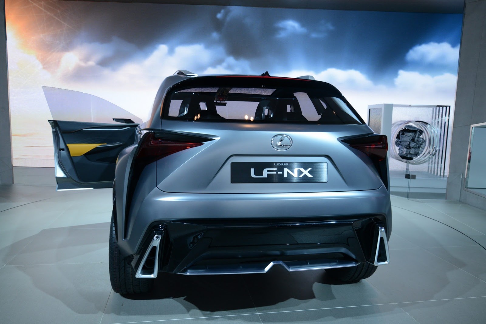 [Lexus-L-F-NX-03%255B2%255D.jpg]