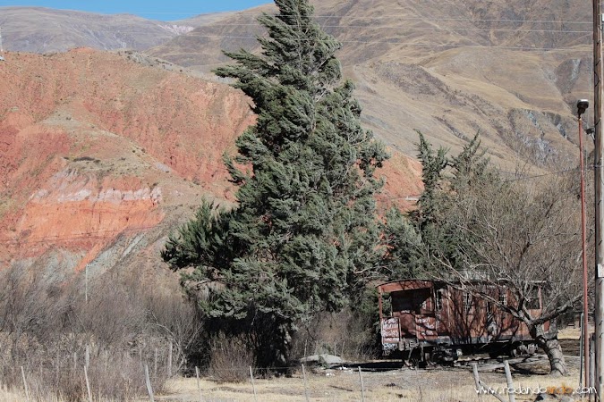 Vagón abandonado volcanatilcara1.jpg
