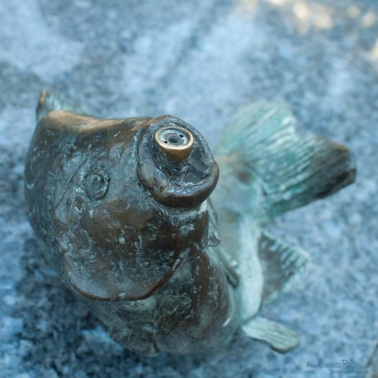 statue_20110911_fish