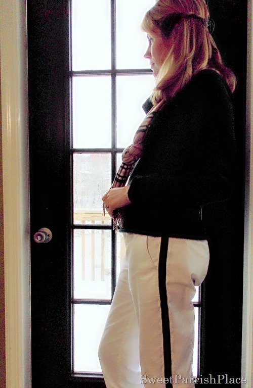 [white%2520tuxedo%2520pants%2520with%2520plaid%2520scarf%2520and%2520converse6%255B3%255D.jpg]