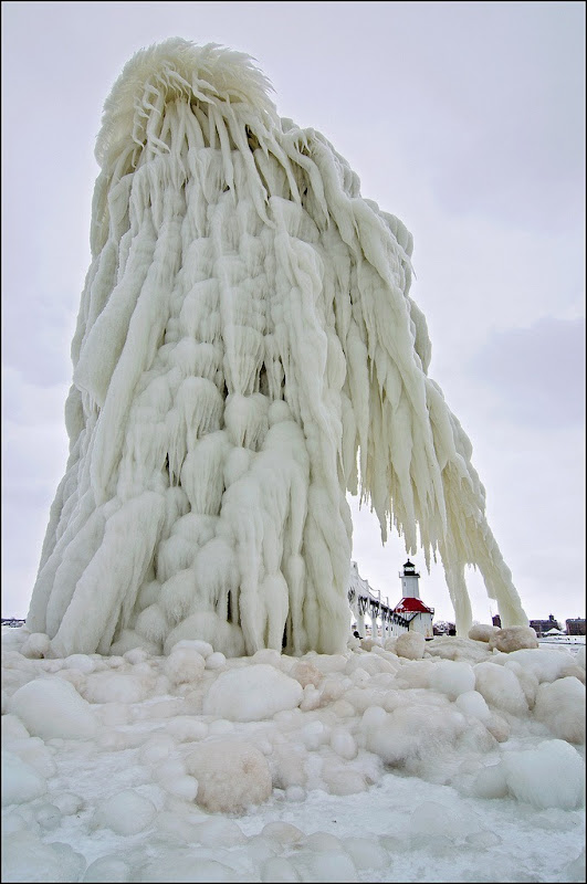 frozen-lighthouses-6