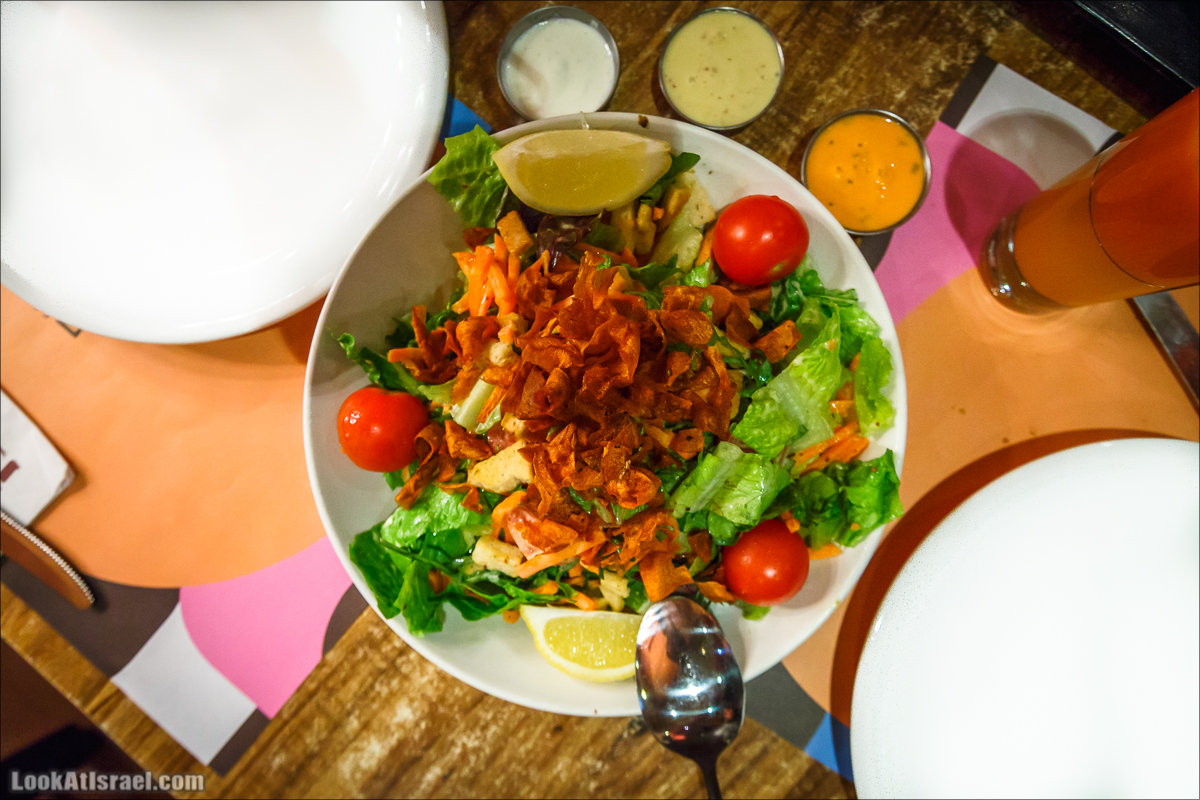Ресторан израильской кухни Нафис | LookAtIsrael.com - Фото путешествия по Израилю | יש נאפיס בעיר