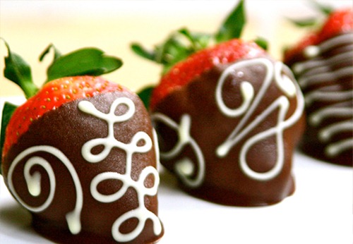 chocolate-fire-strawberries