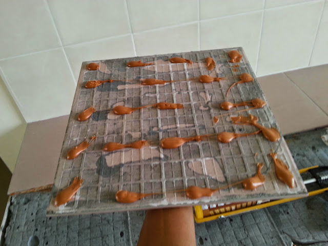 Cara memperbaiki tile yang tertanggal