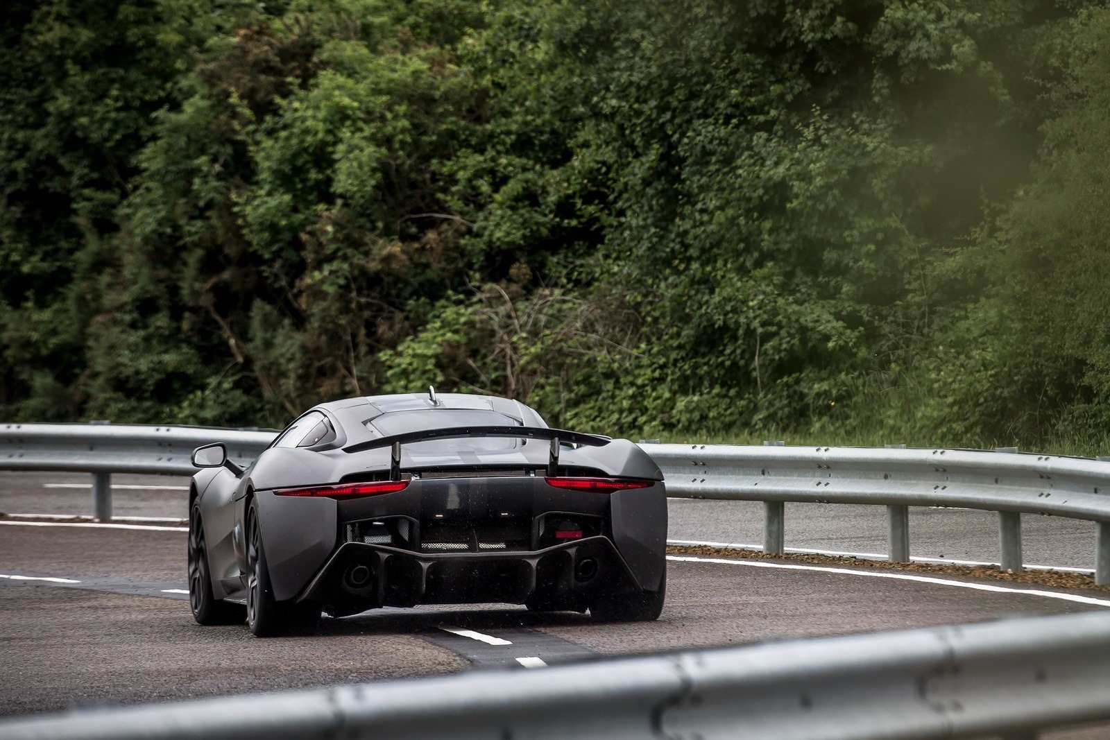 [Jaguar-C-X75-10%255B2%255D.jpg]