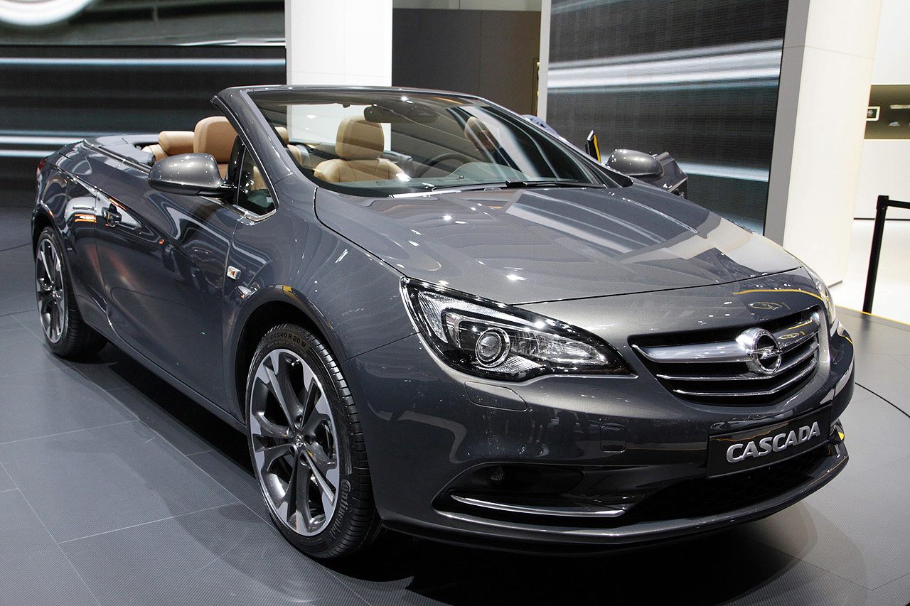 2013_Opel_Cascada_4.jpg