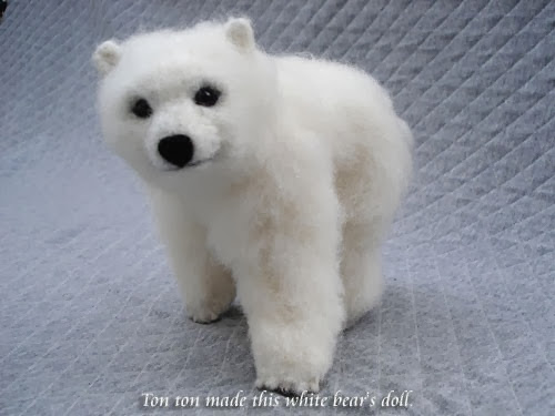 シロクマ＆白熊を羊毛フェルトで作りました。
