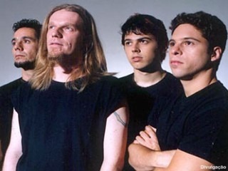[As25melhoresbandaderockdoBrasil18eng%255B1%255D.jpg]