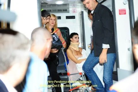 Vero Perdomo en la ambulancia.jpg