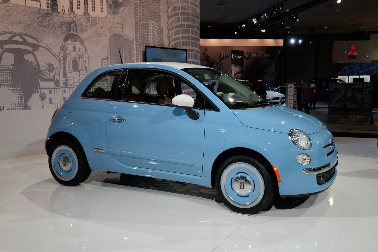 [2013-Los-Angeles-Auto-Show-64%255B2%255D.jpg]