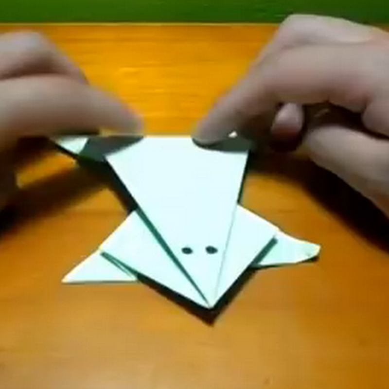 Rana en origami, tutorial para niños