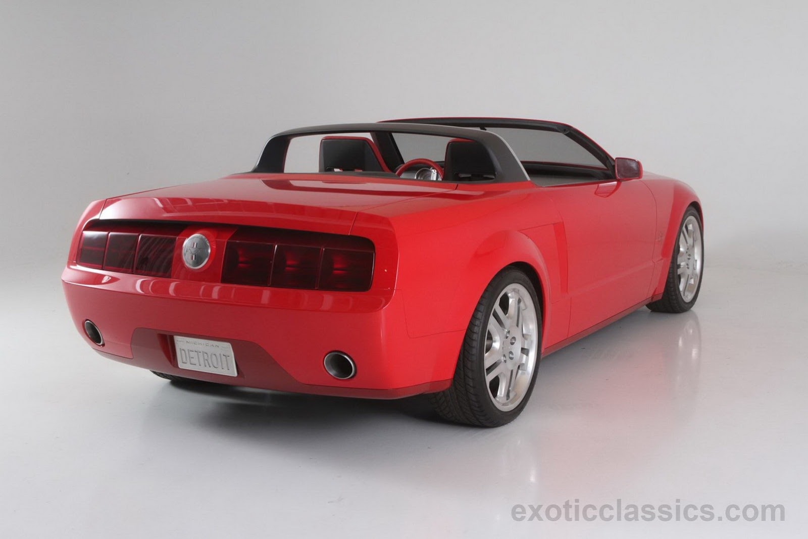 [2004-Ford-Mustang-GT-Convertible-Concept-5%255B4%255D.jpg]