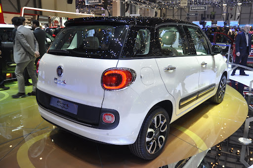 The New Fiat 500L Smiles for the Camera in Geneva with Video 