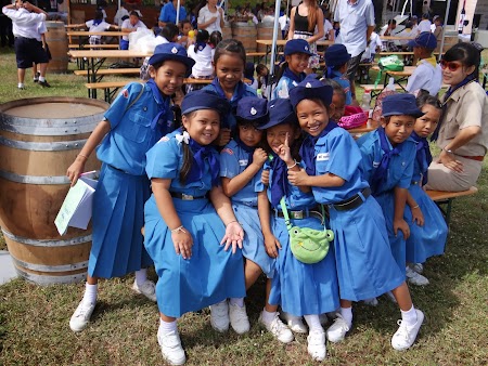 12. Scolari thailandezi.JPG