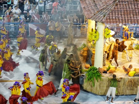 Carnavalul de la Rio:  Un mic incendiu, Se intampla