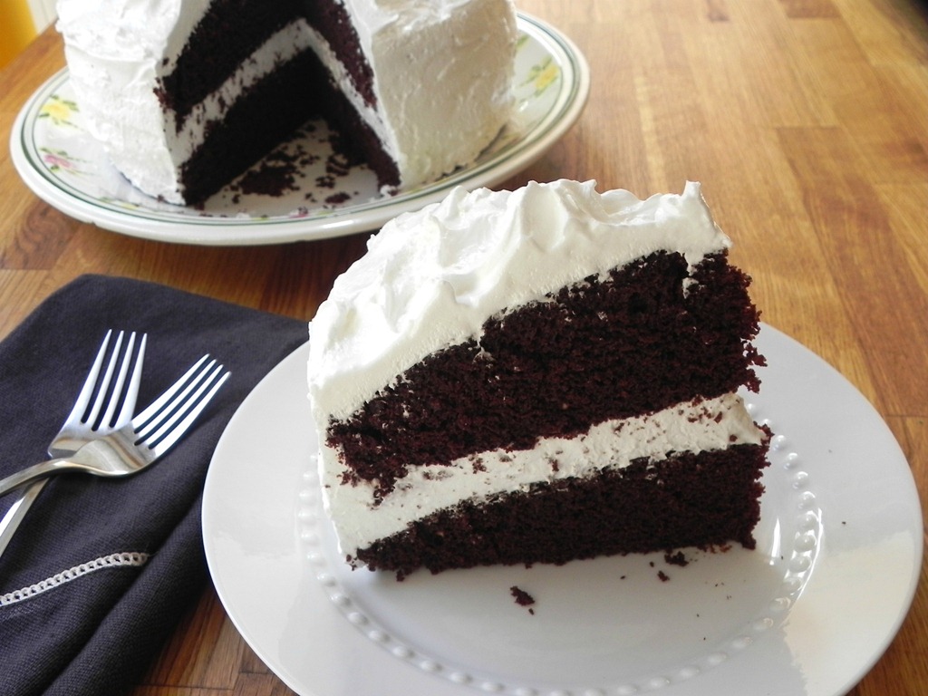 [hershey%2527s-perfectly-chocolate-cake-with-fluffy-white-icing-2%255B4%255D.jpg]