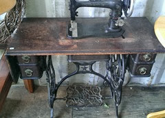 Domestic treadle sewing machine and table 10.2013