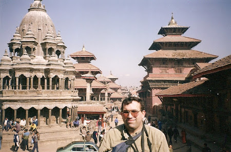 2003 piata centrala din Patan.jpg